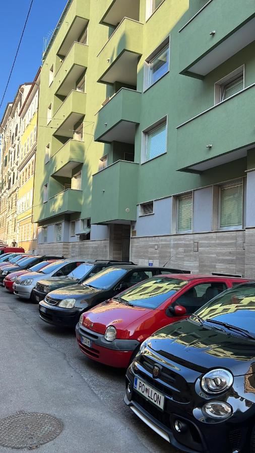Appartamento Al Castello Triest Exterior foto