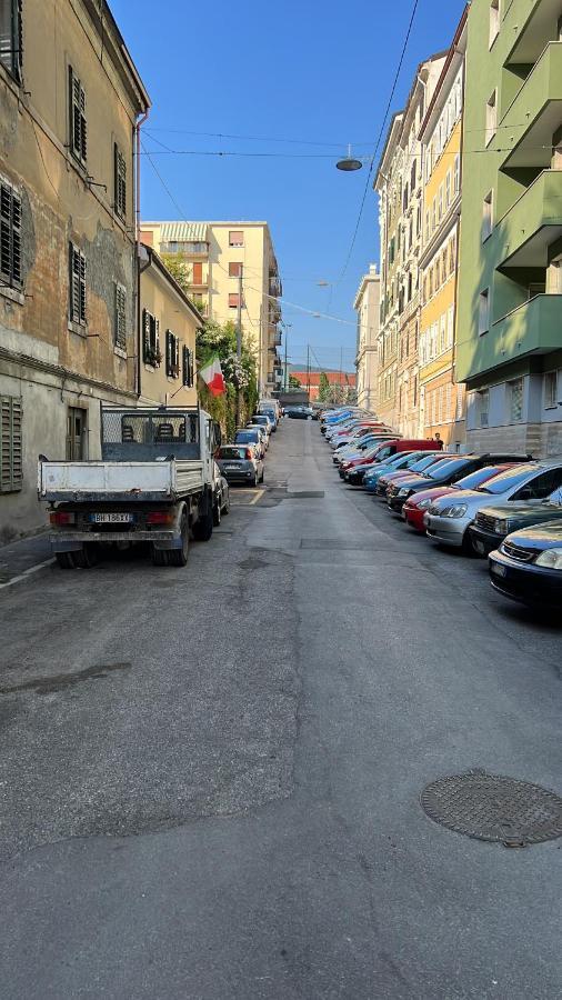 Appartamento Al Castello Triest Exterior foto