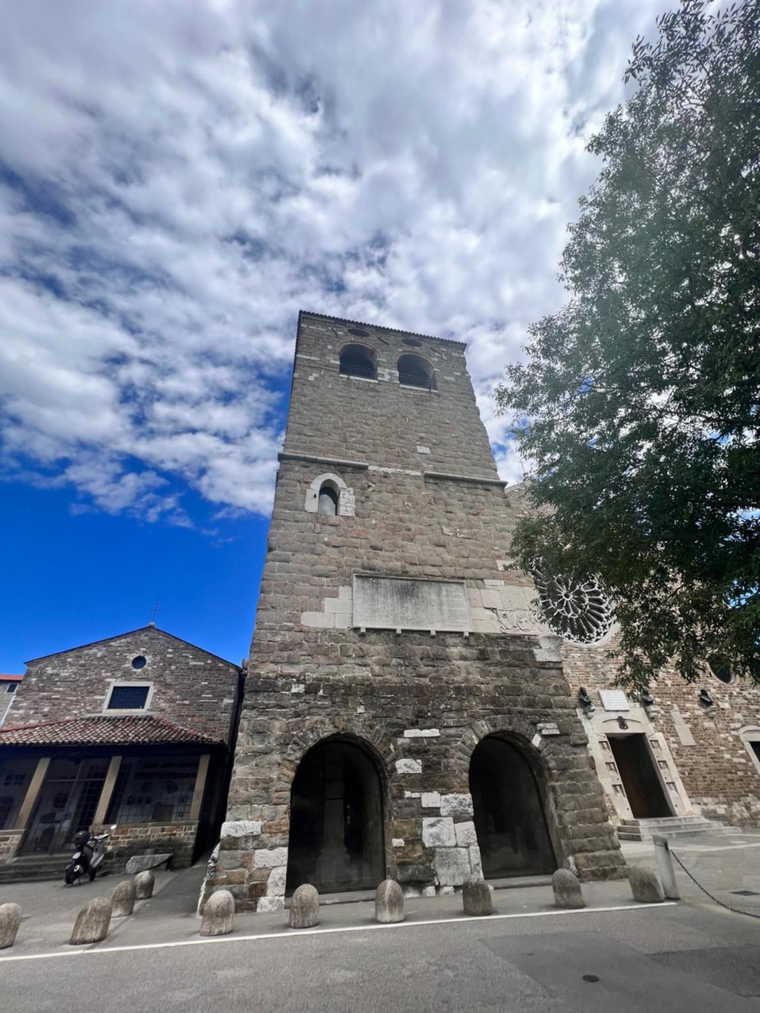 Appartamento Al Castello Triest Exterior foto