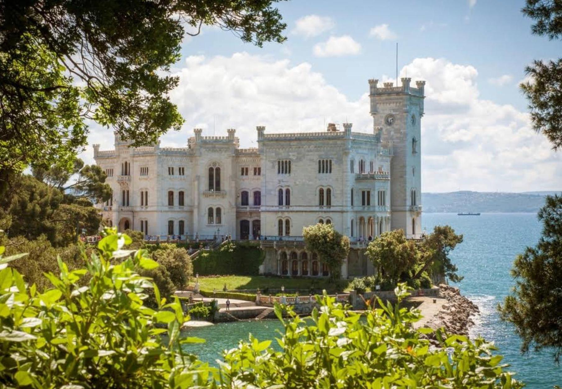 Appartamento Al Castello Triest Exterior foto